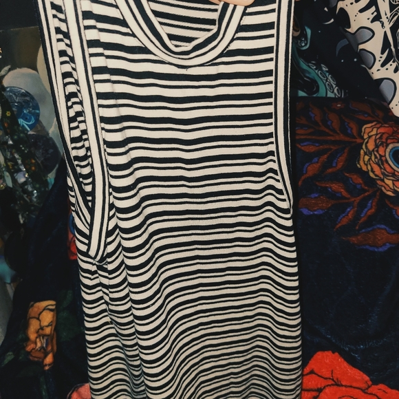 Volcom what she said tank - Picture 2 of 6